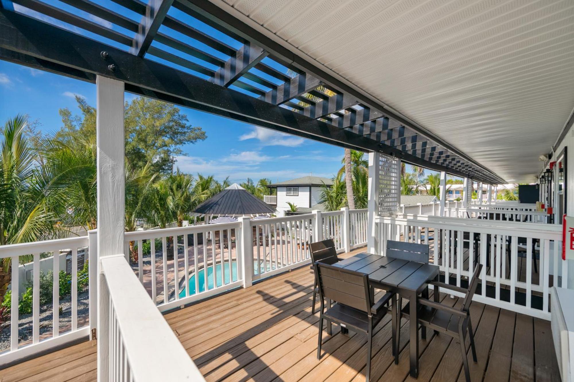 Tropic Isle At Anna Maria Island Inn Bradenton Beach Exterior foto